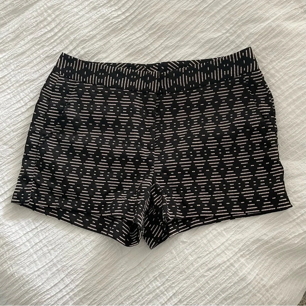 Patterned Shorts - Picture 2 of 5
